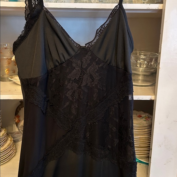 #125 Long Black Négligée P-P is 17” to 19” - Picture 2 of 4